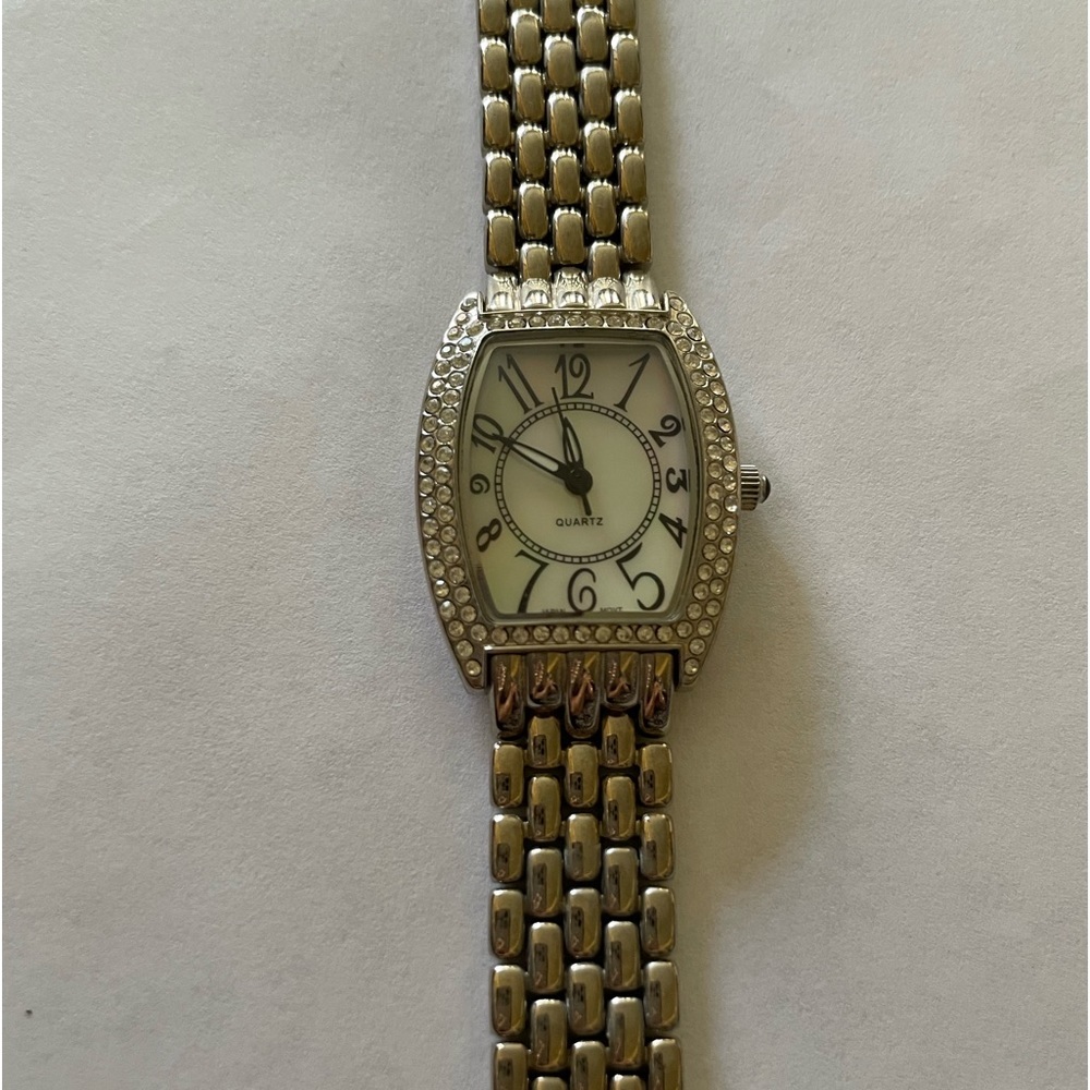 AVON Quartz Crystal Rhinestone Silver Tone Link Bezel Watch – Classic Style - Picture 2 of 9